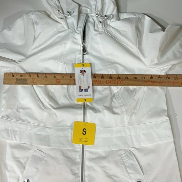 NWT Vince Camuto Ladies' Rain Jacket - Picture 9 of 12